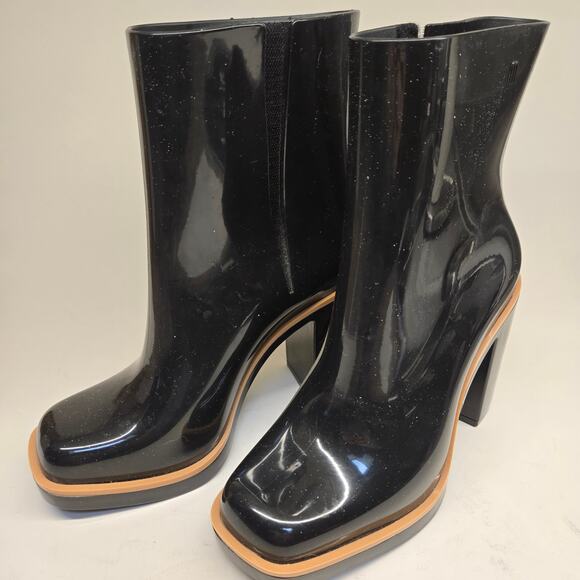 Melissa Classic Chunky Heel Waterproof Rain Boot in Black & Tan, US 8, EU 39 - Picture 5 of 10
